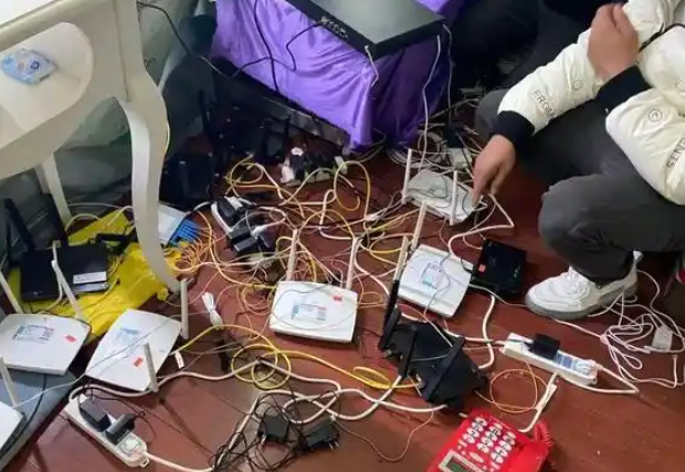 而强壮的操控能力升级单挑时的精准操控仍是团战中的群控搅局