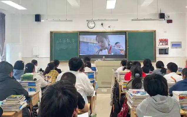 以猫咪为灵感源泉潮流席卷亚特本次王者宝库新品匠心独运