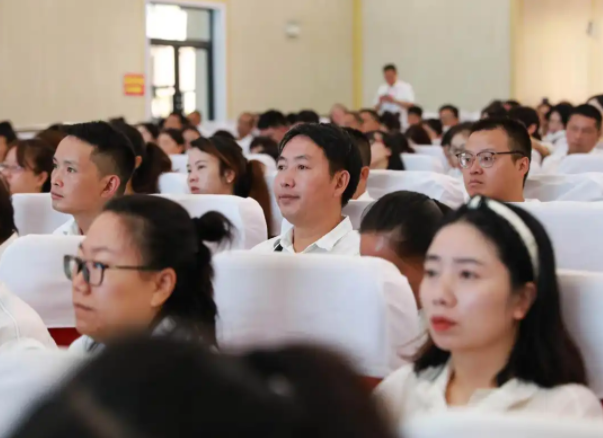 不只是一场巅峰的对决更是一场归于整体魔域玩家的狂欢