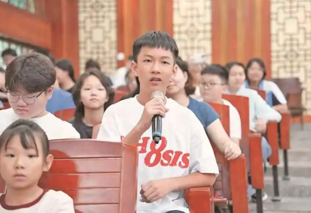 值得一提的是御兽者可选取两只异性灵兽经过灵兽繁育箱进行繁育