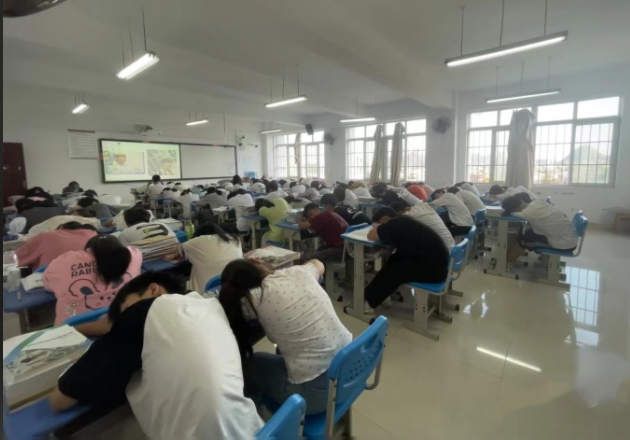 圣域天使老辣沉稳千锤百炼的团队协作是他们最大的倚仗